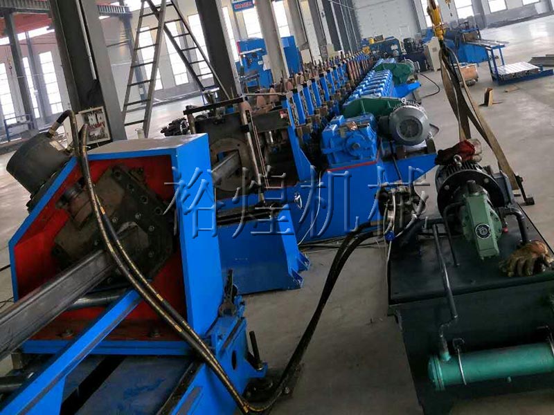 高速護欄板設備