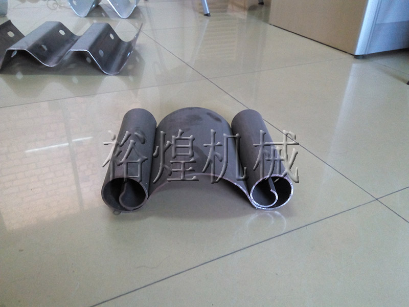 單波護(hù)欄板生產(chǎn)線 單波護(hù)欄板生產(chǎn)線