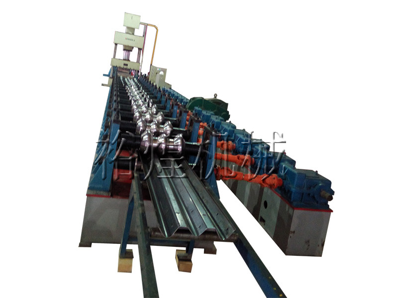 三波護(hù)欄板設(shè)備價(jià)格 三波護(hù)欄板設(shè)備價(jià)格